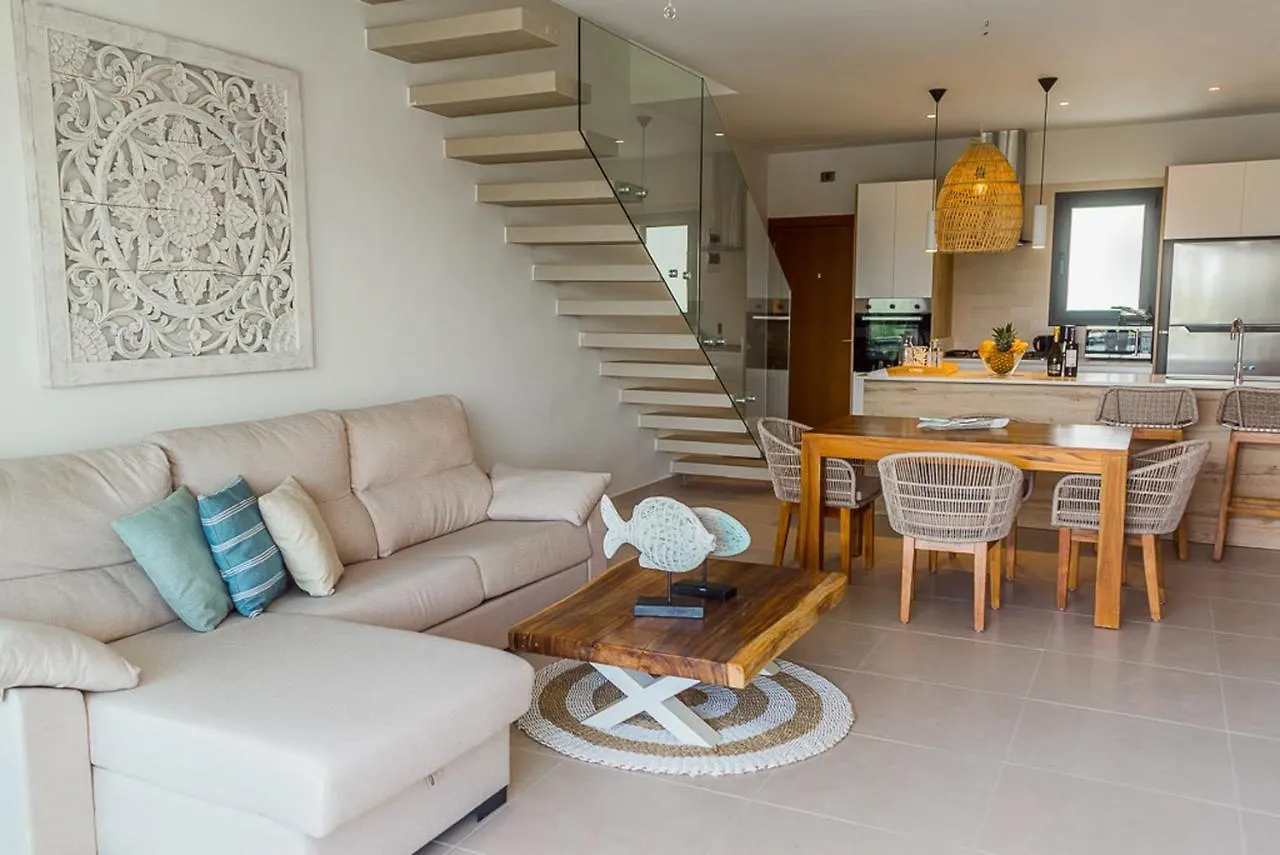 Stylish And Spacious Penthouse With Bbq And Picuzi联系方式